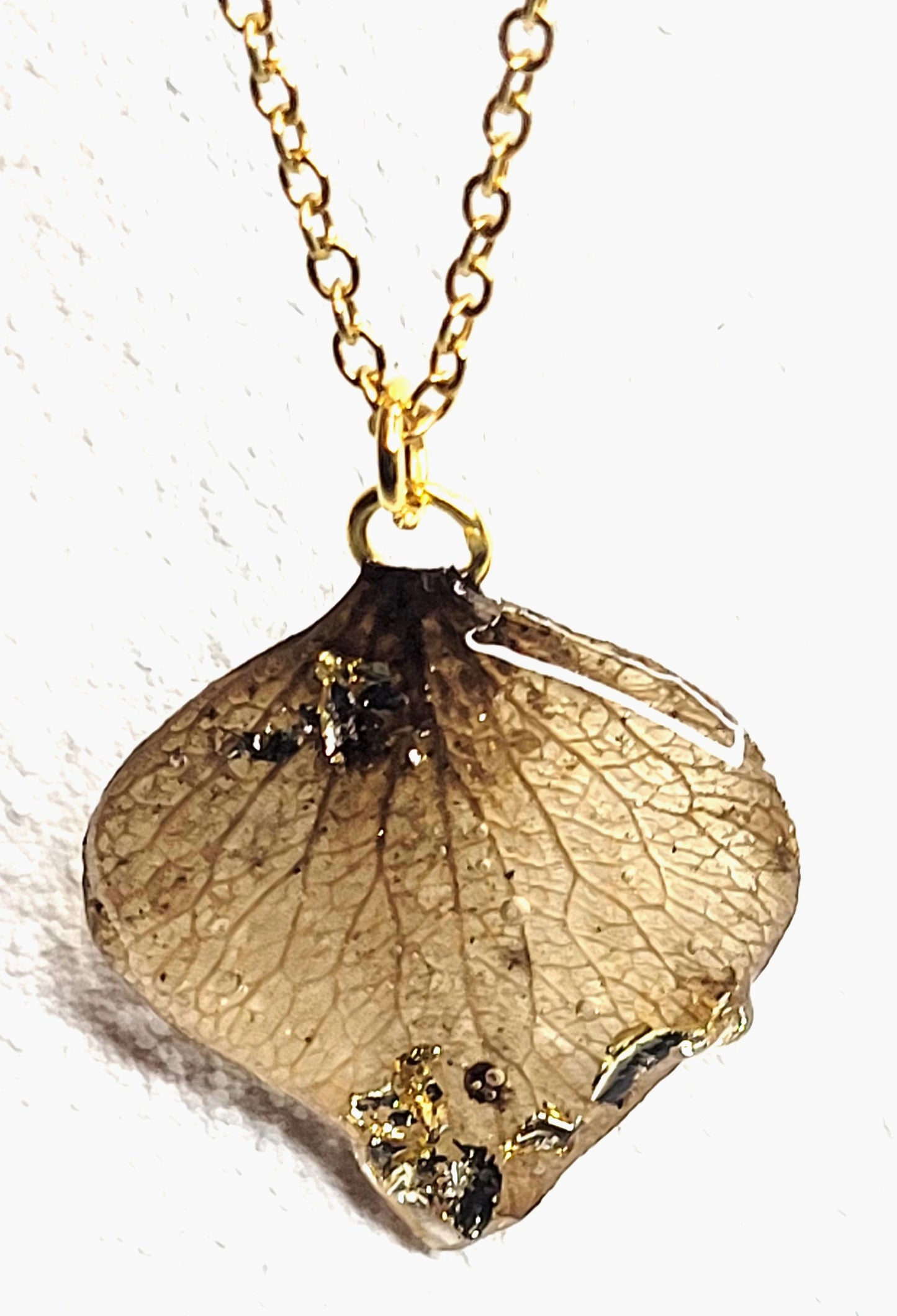 Collier pétale d'hortensia