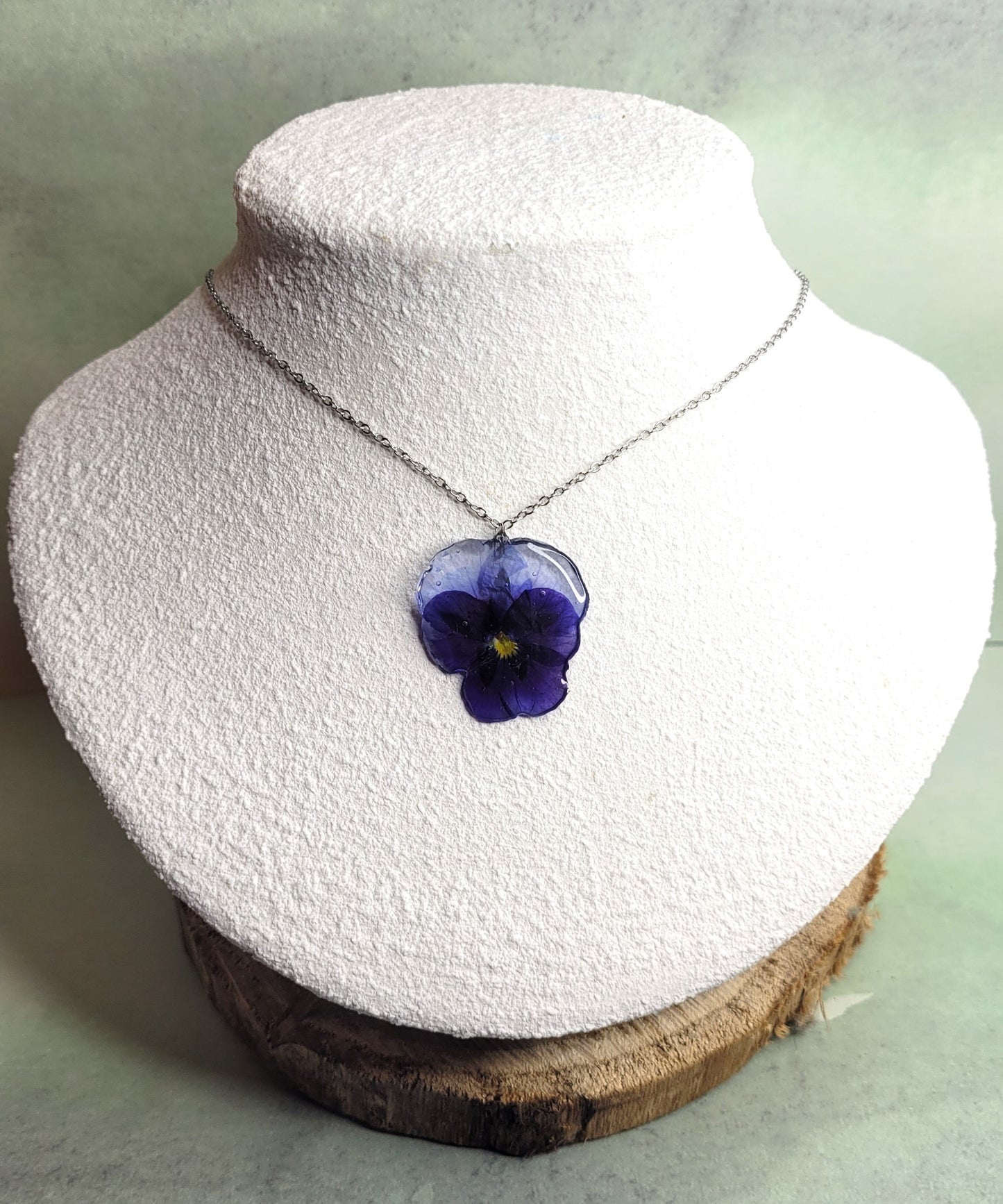 Collier pensée bleue