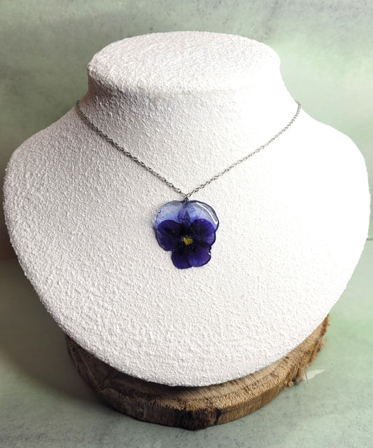 Collier pensée bleue