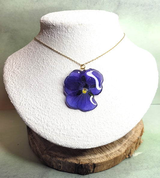 Collier belle  pensée bleue
