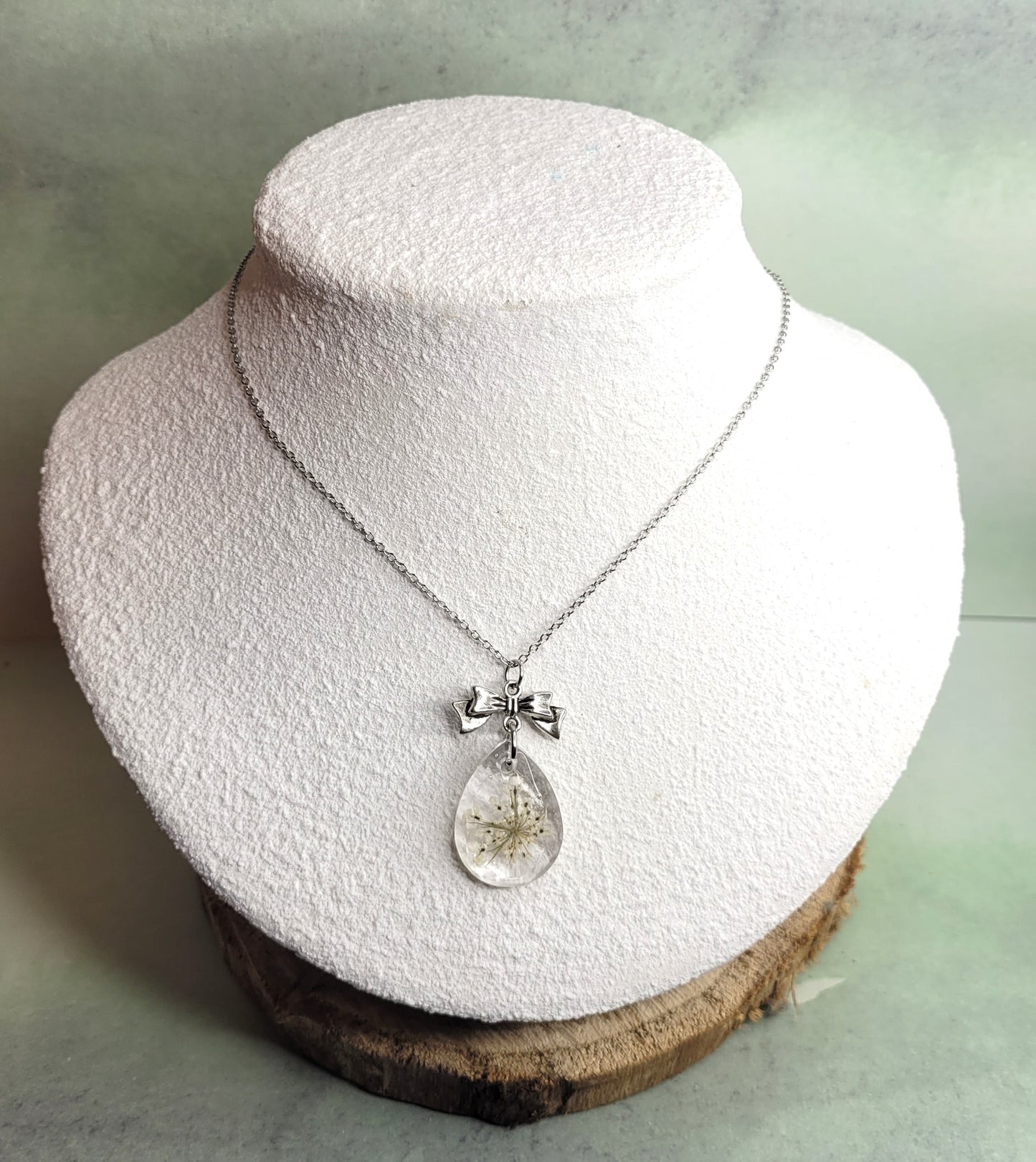 Collier Fleurs de carottes sauvages