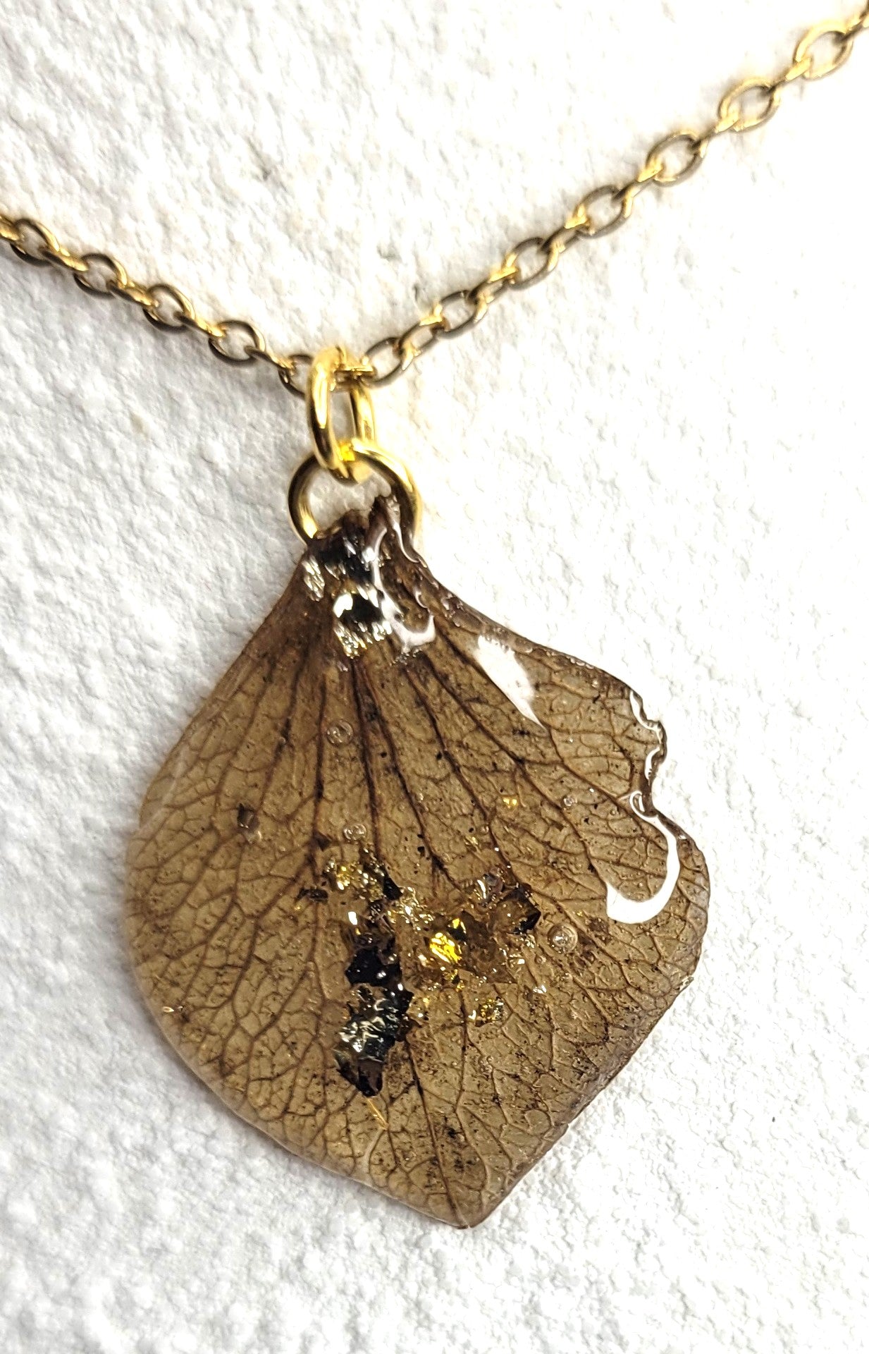 Collier pétale d'hortensia