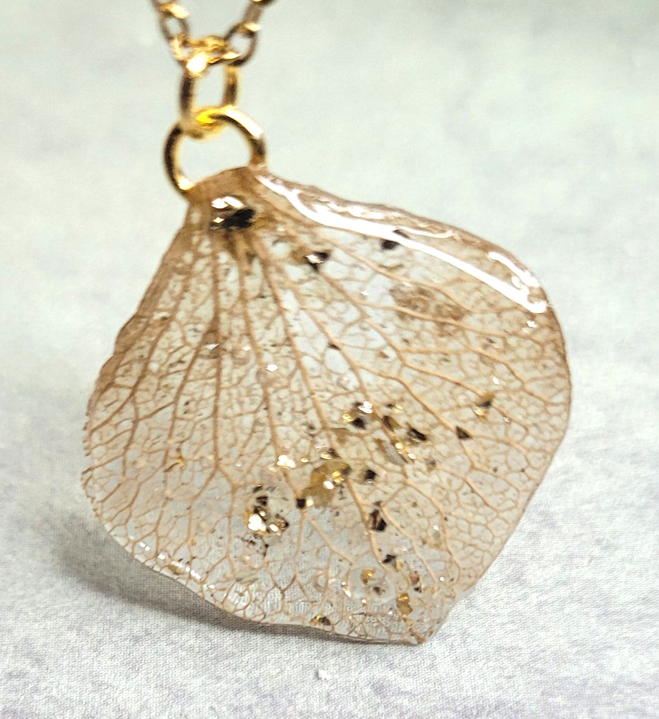 Collier pétale d'hortensia