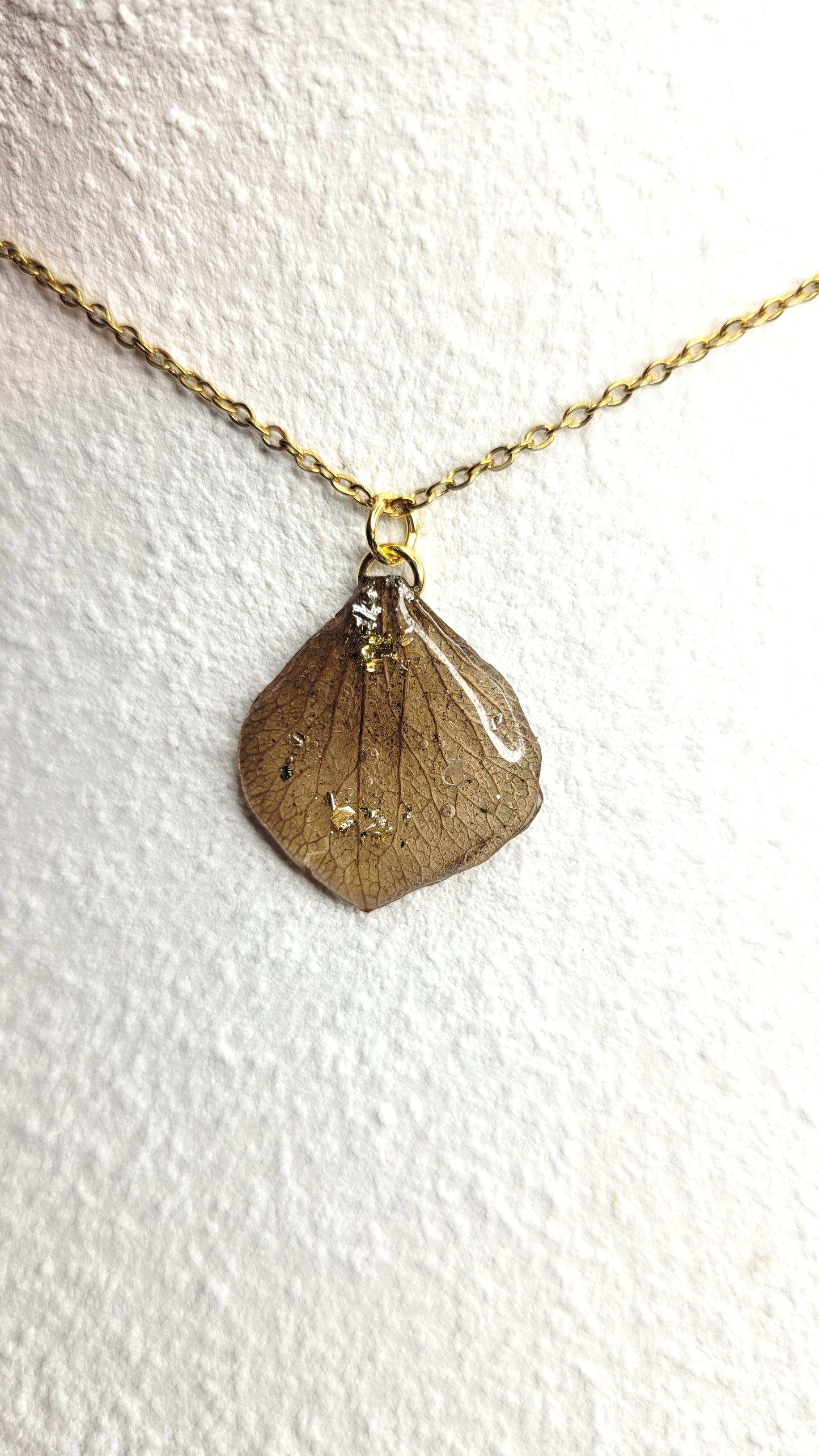 Collier pétale d'hortensia