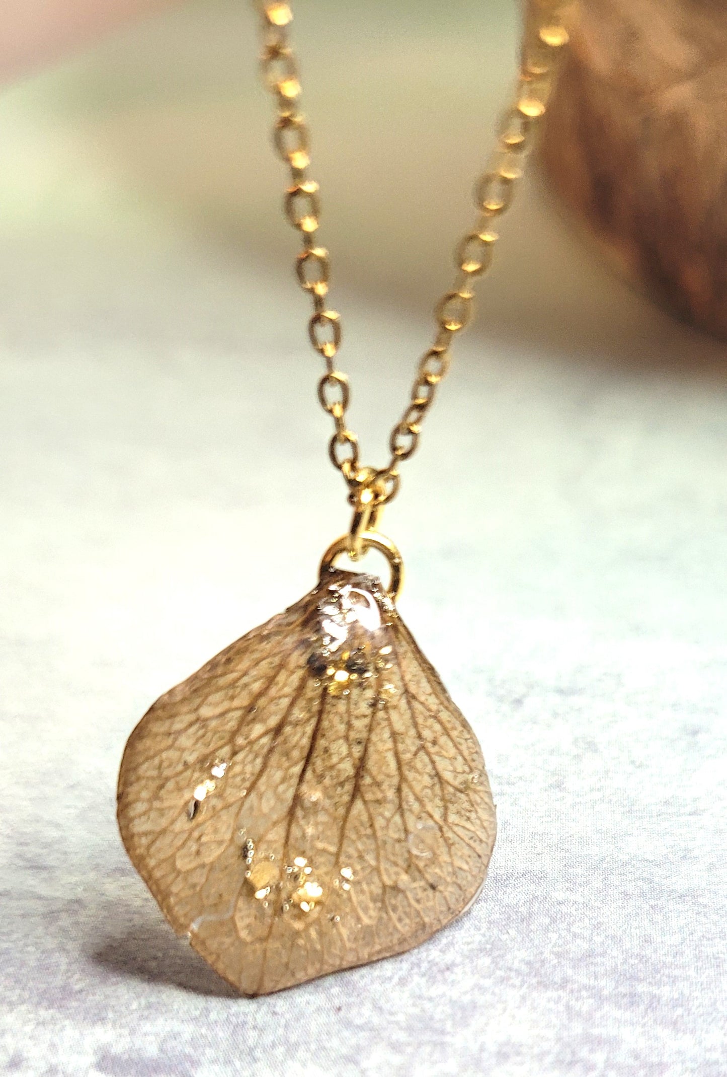 Collier pétale d'hortensia