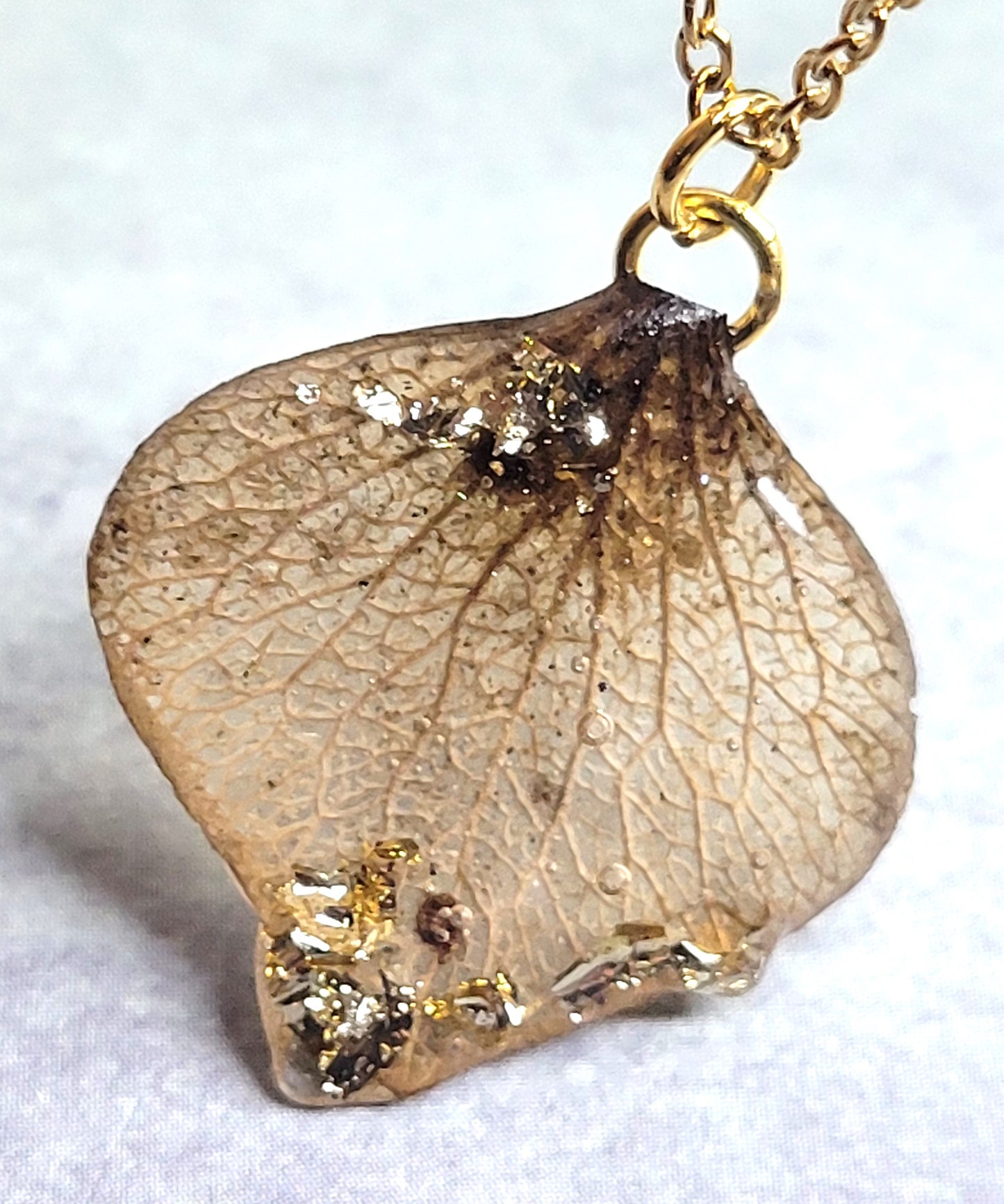 Collier pétale d'hortensia