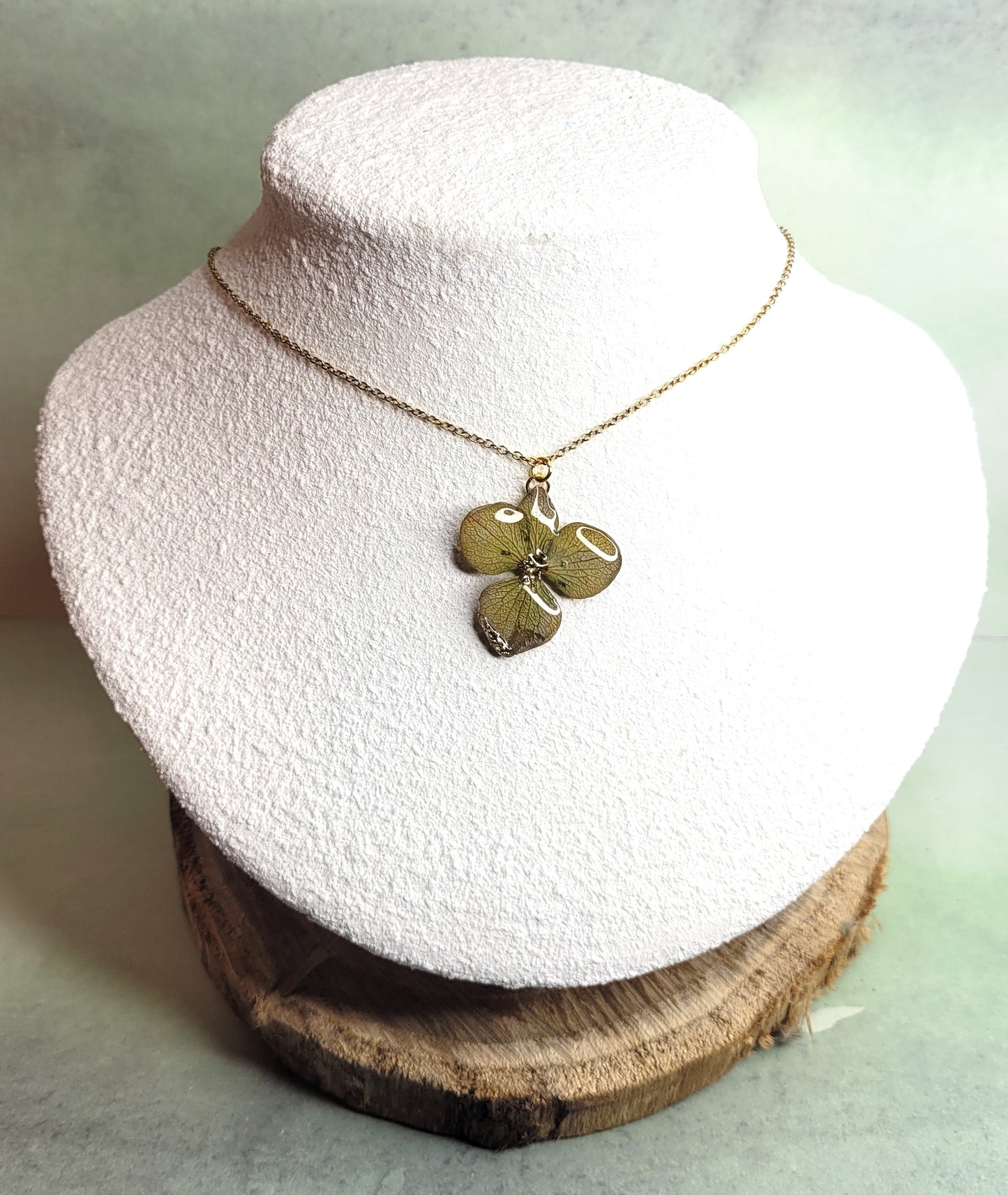 Collier fleur d'hortensia
